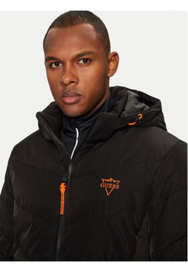 Guess Kurtka narciarska M4PL3U WH0K0 Czarny Regular Fit. Kolor: czarny. Materiał: syntetyk. Sport: narciarstwo