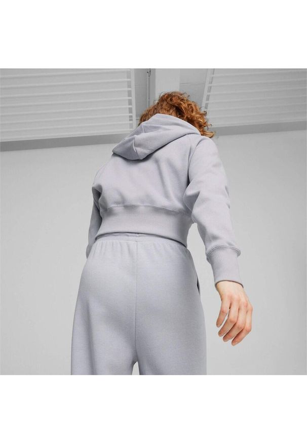 Bluza z kapturem damskie Puma Classics Relaxed Cropped. Typ kołnierza: kaptur. Kolor: szary. Materiał: bawełna, materiał. Sport: fitness