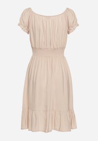 Born2be - Beżowa Wiskozowa Sukienka z Gumkami w Pasie Ściągana przy Dekolcie z Falbanką Tiimamla. Okazja: na co dzień. Kolor: beżowy. Materiał: wiskoza. Długość rękawa: krótki rękaw. Sezon: wiosna, lato. Typ sukienki: proste. Styl: casual #3