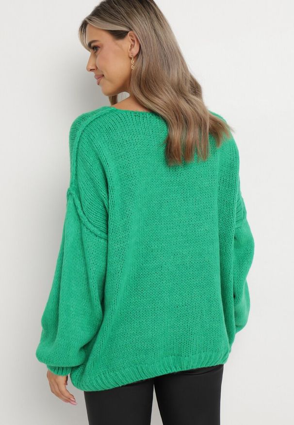 Born2be - Zielony Sweter z Szerokimi Rękawami Armananis. Kolor: zielony. Materiał: dzianina, tkanina