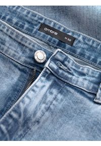 Ombre Clothing - Jeansowe spodnie męskie TAPERED FIT z przeszyciami i podwiniętymi nogawkami – błękitne V1. Okazja: na co dzień. Kolor: niebieski. Materiał: jeans. Wzór: aplikacja. Styl: casual, elegancki #8