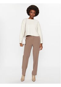 Vero Moda Spodnie materiałowe 10261257 Brązowy Straight Fit. Kolor: brązowy. Materiał: syntetyk