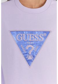 Guess - GUESS Fioletowa bluza damska z wyszywanym logo. Kolor: fioletowy. Materiał: bawełna. Wzór: aplikacja