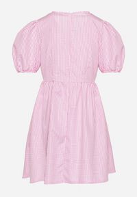 Born2be - Różowa Rozkloszowana Sukienka w Kratkę Vichy w Stylu Retro z Wiązaniem Telionea. Okazja: na co dzień. Kolor: różowy. Wzór: kratka. Typ sukienki: rozkloszowane. Styl: retro #2