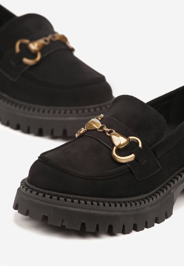 Born2be - Czarne Mokasyny z Metaliczną Klamrą Tenelsse. Okazja: na co dzień. Zapięcie: klamry. Kolor: czarny. Materiał: jeans. Styl: elegancki, casual