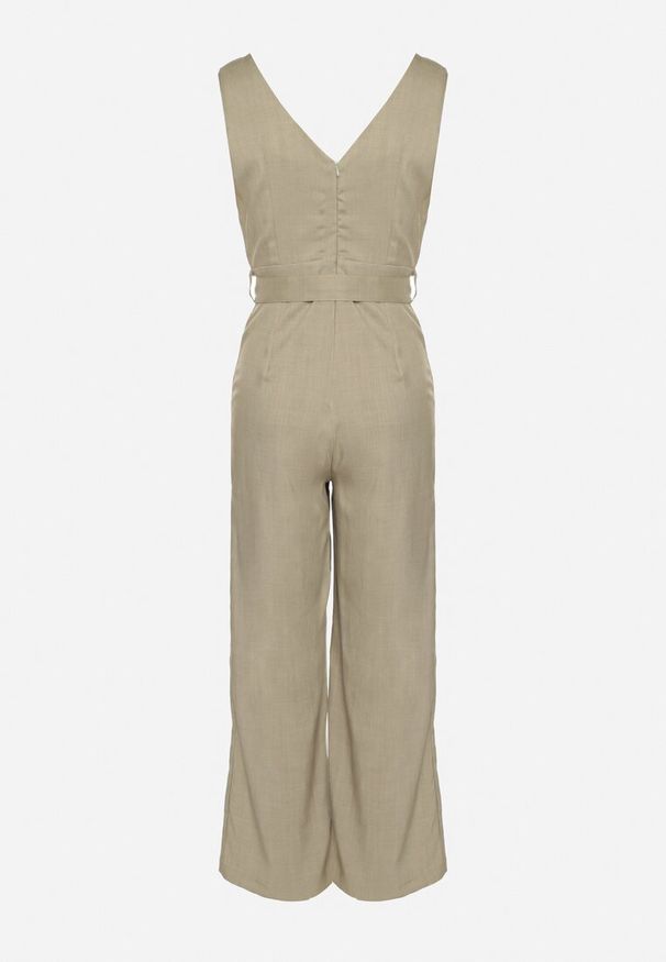 Born2be - Jasnozielony Kombinezon Taliowany z Kopertowym Dekoltem i Paskiem z Klamrą Ronivae. Okazja: na co dzień. Kolor: zielony. Styl: casual, klasyczny, elegancki