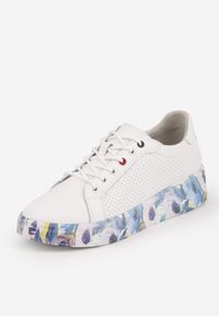 Born2be - Białe Sneakersy ze Skóry Naturalnej z Perforacją i Motywem Piór Riosinda. Okazja: na co dzień, do pracy. Kolor: biały. Materiał: skóra #6