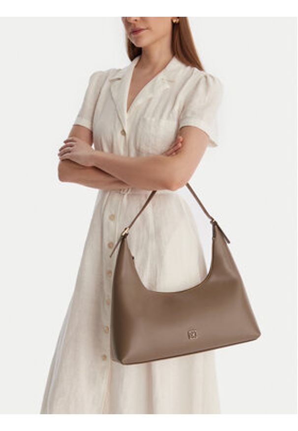 Calvin Klein Torebka Emblem Hw Lthr Shoulder Bag LV04F3262G Beżowy. Kolor: beżowy. Materiał: skórzane