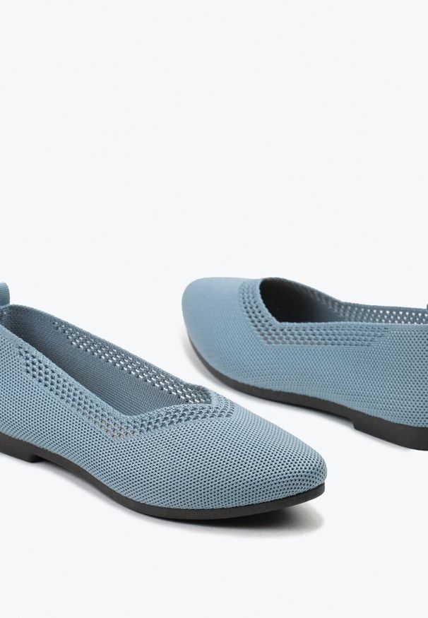 Born2be - Jasnoniebieskie Plecione Balerinki z Ażurowymi Wycięciami Jene. Kolor: niebieski. Materiał: materiał. Wzór: ażurowy. Obcas: na płaskiej podeszwie