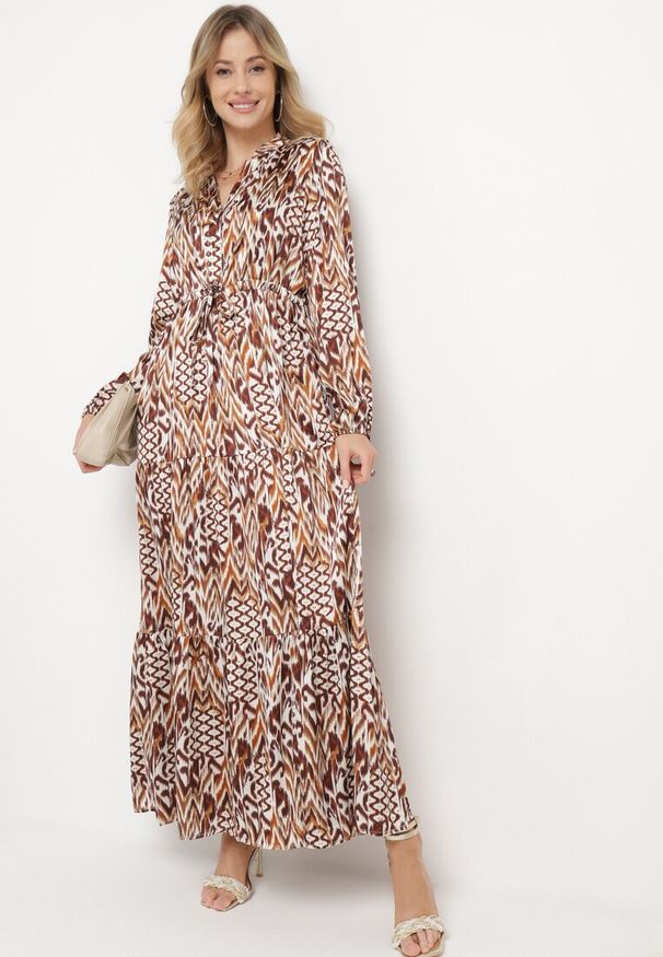 Born2be - Żółta Rozkloszowana Sukienka z Paskiem w Talii i Falbanką Zapinana na Guziki Loremarie. Okazja: na co dzień. Kolor: żółty. Wzór: aplikacja. Typ sukienki: proste. Styl: casual, elegancki