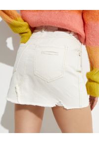 FREE PEOPLE - Jeansowa spódnica Brea Cut Offs. Stan: podwyższony. Kolor: biały. Materiał: jeans. Wzór: aplikacja #5