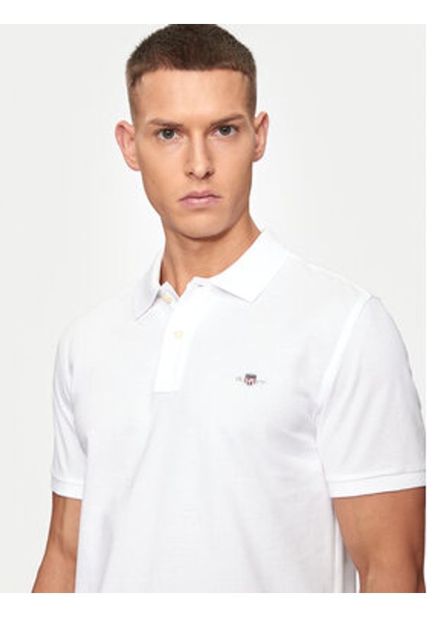 GANT - Gant Polo Shield 2220 Biały Slim Fit. Typ kołnierza: polo. Kolor: biały. Materiał: bawełna