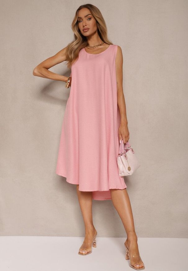 Renee - Różowa Basicowa Sukienka o Rozkloszowanym Kroju Mevolira. Okazja: na co dzień. Kolor: różowy. Typ sukienki: rozkloszowane. Styl: klasyczny, casual