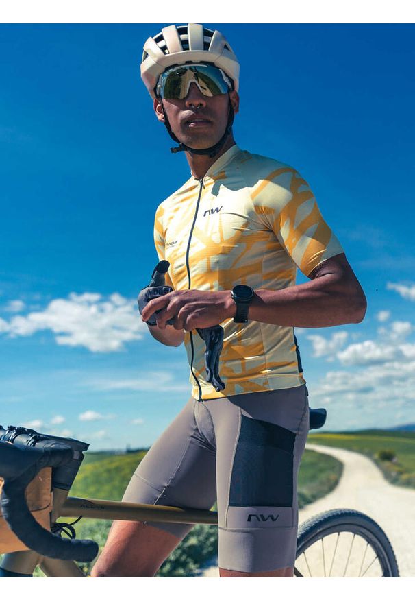 Spodenki rowerowe gravel NORTHWAVE Fast Rock bibshort UPF50 beżowy. Kolor: beżowy. Materiał: materiał. Długość: długie