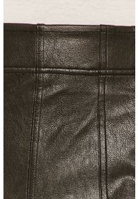 Spanx - Spodnie. Stan: podwyższony. Kolor: czarny. Materiał: materiał, skóra, elastan, tkanina, poliester. Wzór: gładki #5