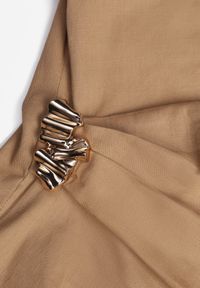 Born2be - Beżowa Bawełniana Bluzka o Asymetrycznym Marszczonym Kroju z Aplikacją Omphasia. Okazja: na co dzień. Kolor: beżowy. Materiał: bawełna. Wzór: aplikacja. Styl: casual, elegancki #6