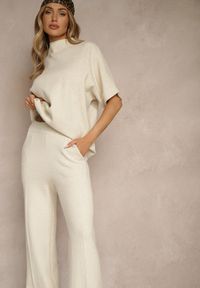 Renee - Jasnobeżowy Komplet Oversize z Dzianiny z Wiskozą T-shirt i Spodnie o Szerokim Kroju Linneathra. Kolor: beżowy. Materiał: dzianina, wiskoza