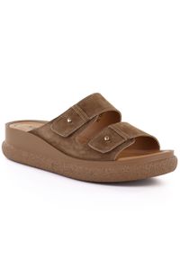 Skórzane klapki damskie na koturnie brązowe Vinceza 66916. Kolor: brązowy. Materiał: skóra. Sezon: lato. Obcas: na koturnie #1