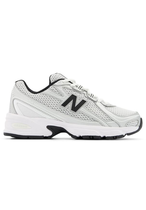 Buty dziecięce New Balance GR740NW – szare. Kolor: szary. Materiał: materiał, syntetyk. Szerokość cholewki: normalna. Sezon: lato. Sport: turystyka piesza