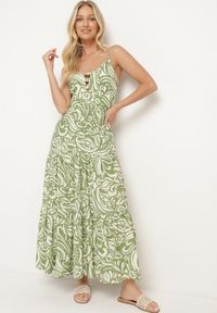 Born2be - Zielona Sukienka z Bawełną i Wiskozą na Cienkich Ramiączkach z Regulacją z Paskiem Dimite. Kolor: zielony. Materiał: bawełna, wiskoza. Długość rękawa: na ramiączkach. Wzór: aplikacja. Styl: klasyczny #1