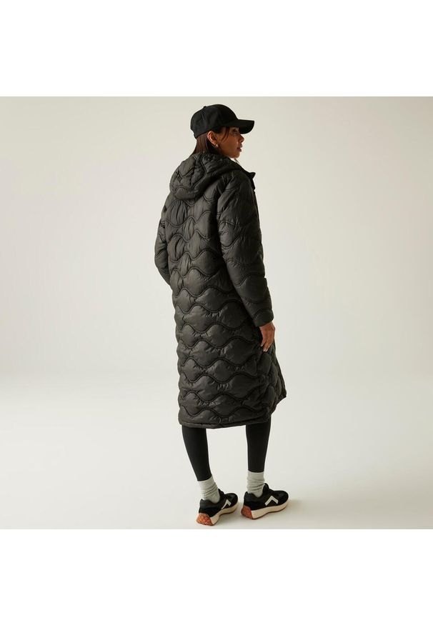 Regatta - Płaszcz damski zimowy ocieplany Embrie. Kolor: czarny. Materiał: tkanina, puch, syntetyk. Długość: długie. Sezon: zima. Sport: turystyka piesza