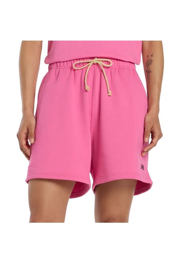 Spodenki damskie New Balance WS41508AAC - różowe. Kolor: różowy. Materiał: bawełna, dresówka. Długość: krótkie