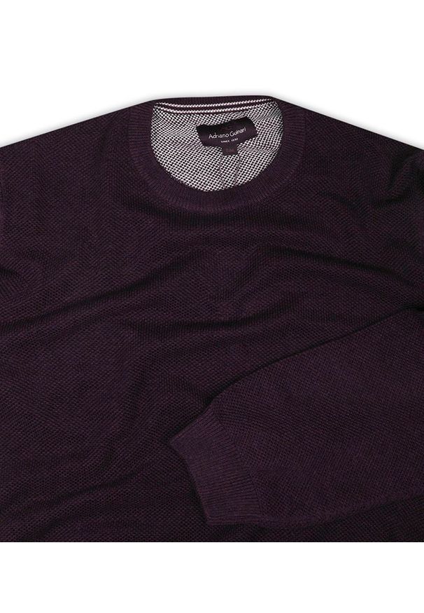 Czerwony sweter Adriano Guinari na co dzień, elegancki