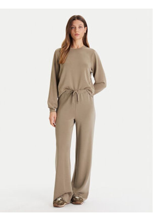 only - ONLY Spodnie dresowe Maya 15361169 Zielony Regular Fit. Kolor: zielony. Materiał: syntetyk