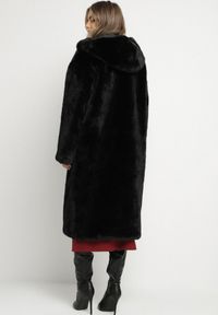 Born2be - Czarny Płaszcz Pluszowy z Kapturem Zereta. Okazja: na co dzień, na imprezę. Typ kołnierza: kaptur. Kolor: czarny. Materiał: jeans. Długość rękawa: długi rękaw. Długość: długie. Sezon: jesień, wiosna. Styl: casual, elegancki #7