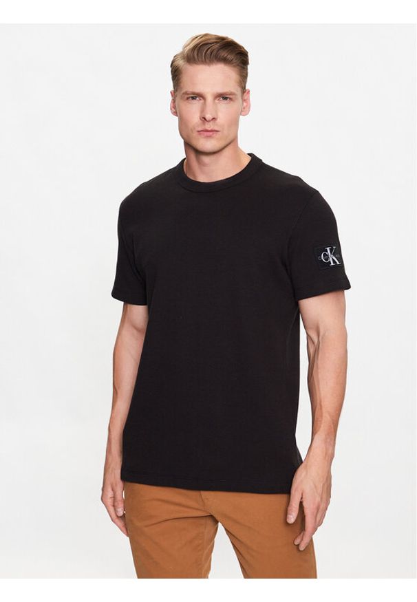 Calvin Klein Jeans T-Shirt J30J323489 Czarny Regular Fit. Kolor: czarny. Materiał: bawełna