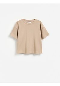 Reserved - Dzianinowy t-shirt z bawełną - beżowy. Kolor: beżowy. Materiał: bawełna, dzianina