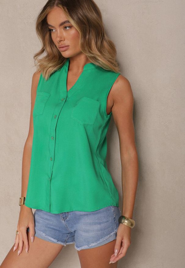 Renee - Zielona Koszula z Wiskozy z Ozdobnymi Kieszeniami Lumorinne. Okazja: na co dzień, na spotkanie biznesowe. Kolor: zielony. Materiał: wiskoza. Styl: biznesowy, elegancki, casual