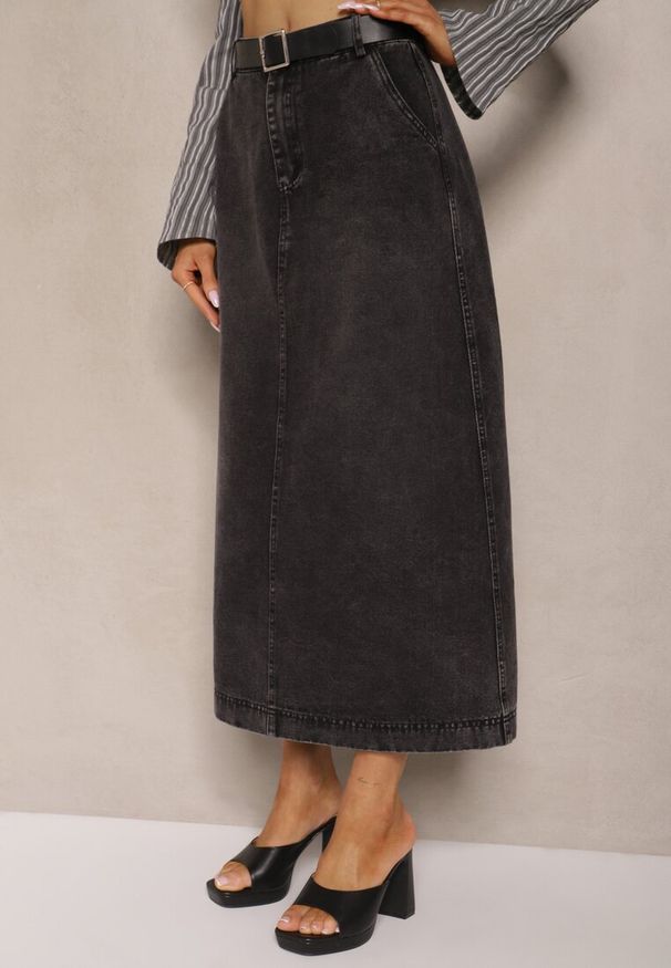 Renee - Czarna Jeansowa Spódnica Maxi o Rozkloszowanym Kroju z Paskiem Teviva. Kolor: czarny. Materiał: jeans. Sezon: lato, wiosna