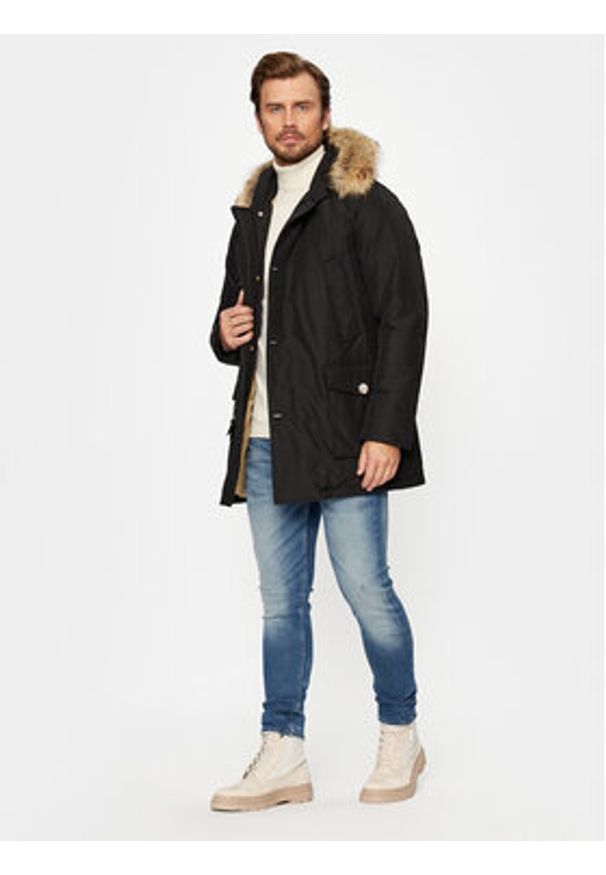 Woolrich Kurtka puchowa Arctic CFWOOU0482MRUT0001 Czarny Regular Fit. Kolor: czarny. Materiał: syntetyk