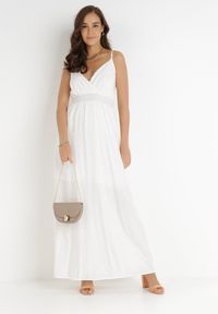 Born2be - Biała Sukienka Cadole. Kolor: biały. Materiał: bawełna. Długość rękawa: na ramiączkach. Typ sukienki: kopertowe. Styl: wakacyjny. Długość: maxi #4