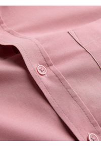 Ombre Clothing - Męska koszula bawełniana REGULAR FIT z kieszenią - różowa V3. Typ kołnierza: kołnierzyk klasyczny. Kolor: różowy. Materiał: bawełna. Długość rękawa: długi rękaw. Długość: długie. Styl: klasyczny #4