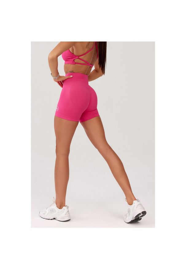 ROUGH RADICAL - Damskie spodenki bezszwowe Rough Radical Seamless Glow Shorts. Kolor: różowy. Sport: fitness