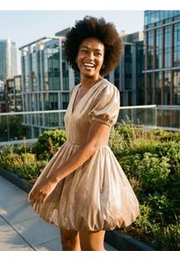 Sinsay - Sukienka mini bombka - złoty. Kolor: złoty. Typ sukienki: bombki. Długość: mini #1