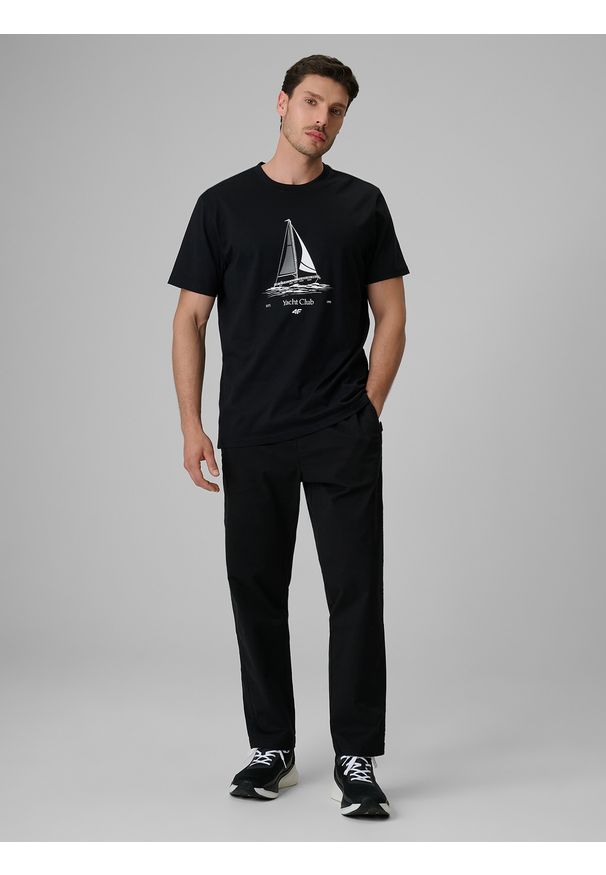 4f - 4F T-shirt relaxed z nadrukiem męski - czarny XL. Okazja: na co dzień. Kolor: czarny. Materiał: materiał, bawełna, dzianina. Wzór: nadruk. Styl: casual