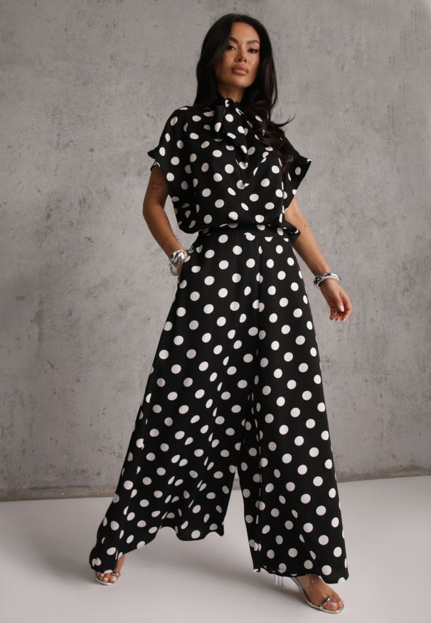 Renee - Czarny Komplet w Groszki Bluzka Wiązana przy Szyi i Spodnie Wide Leg Firerun. Kolor: czarny. Wzór: grochy