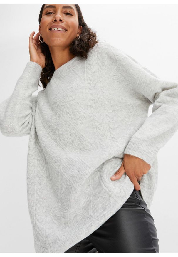 bonprix - Sweter oversize w warkocze. Kolor: szary