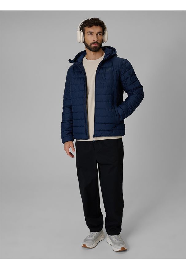 4f - 4F Kurtka z wypełnieniem syntetycznym męska - granatowa M. Okazja: na co dzień. Kolor: niebieski. Materiał: syntetyk. Styl: casual, klasyczny