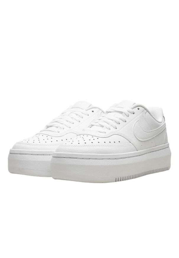 Buty do chodzenia damskie Nike Court Vision Alta. Zapięcie: rzepy. Kolor: biały, wielokolorowy, beżowy. Materiał: materiał, skóra, syntetyk. Szerokość cholewki: normalna. Model: Nike Court. Sport: turystyka piesza