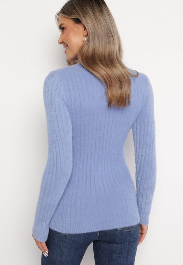 Born2be - Niebieski Wełniany Sweter Prążkowany z Długim Włosiem Aryndra. Kolor: niebieski. Materiał: wełna, prążkowany. Długość rękawa: długi rękaw. Długość: długie