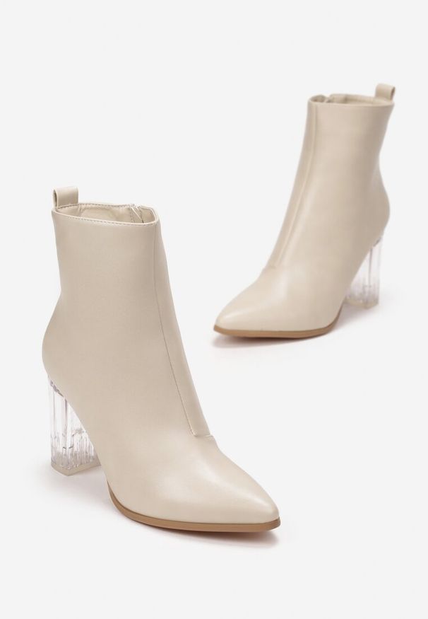 Renee - Beżowe Botki Caedence. Nosek buta: szpiczasty. Zapięcie: zamek. Kolor: beżowy. Wzór: gładki. Materiał: materiał. Sezon: jesień. Obcas: na obcasie. Styl: elegancki. Wysokość obcasa: średni