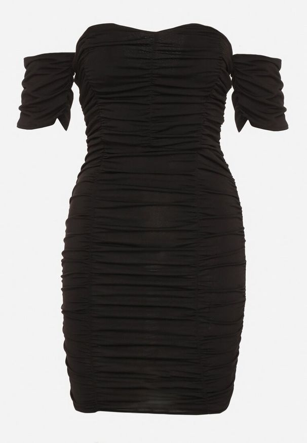 Born2be - Czarna Marszczona Sukienka Hiszpanka o Dopasowanym Kroju Haletea. Typ kołnierza: dekolt hiszpanka. Kolor: czarny. Typ sukienki: dopasowane