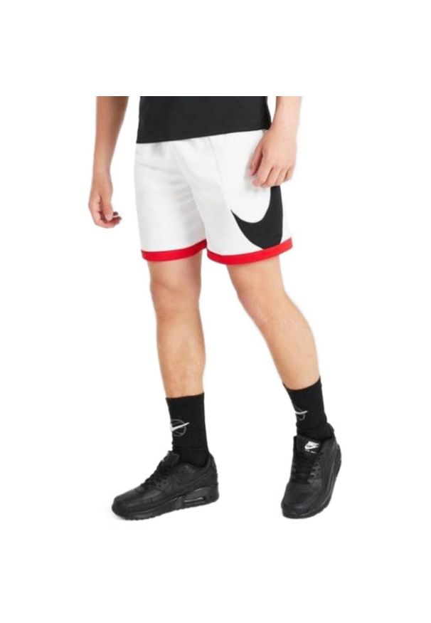 odzież Nike. Kolor: biały. Długość: krótkie. Sezon: lato