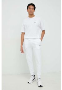 EA7 Emporio Armani spodnie dresowe bawełniane kolor biały gładkie. Kolor: biały. Materiał: bawełna, dresówka. Wzór: gładki #4