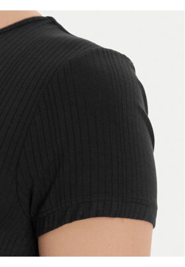 Calvin Klein T-Shirt LV00QS7618 Czarny Slim Fit. Kolor: czarny