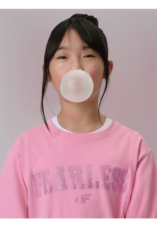 4f - 4F T-shirt loose z nadrukiem dziewczęcy - różowy 146/152 (10-12 lat). Okazja: na co dzień. Kolor: różowy. Materiał: bawełna, dzianina. Wzór: nadruk. Sezon: lato. Styl: casual